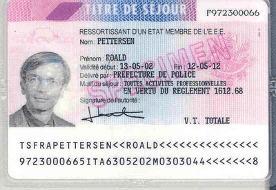The image of the front side of the residence permit of France