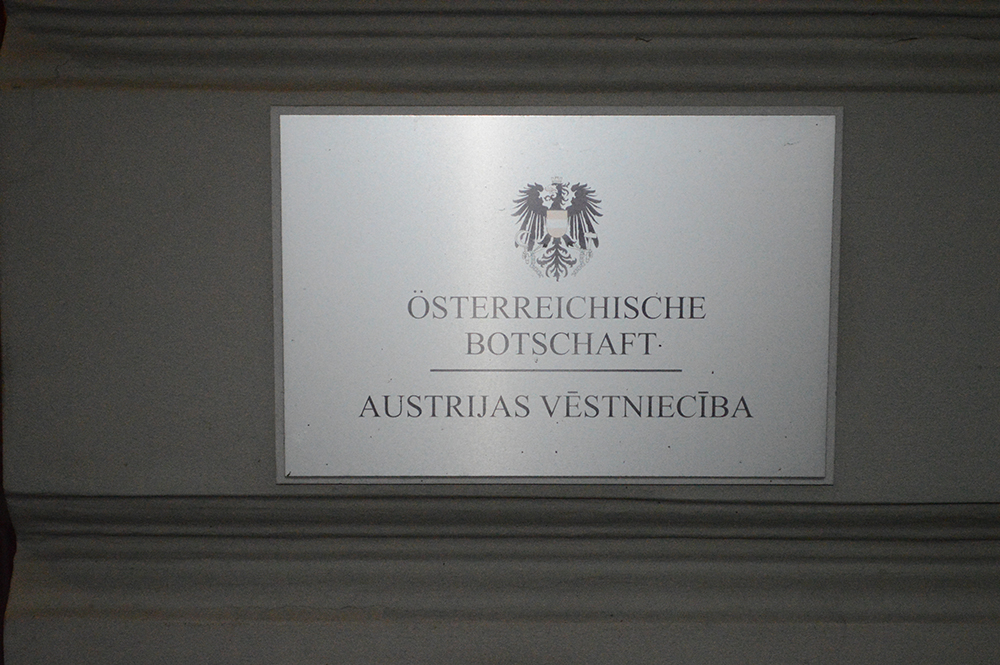 Austria embassy in German Latvian