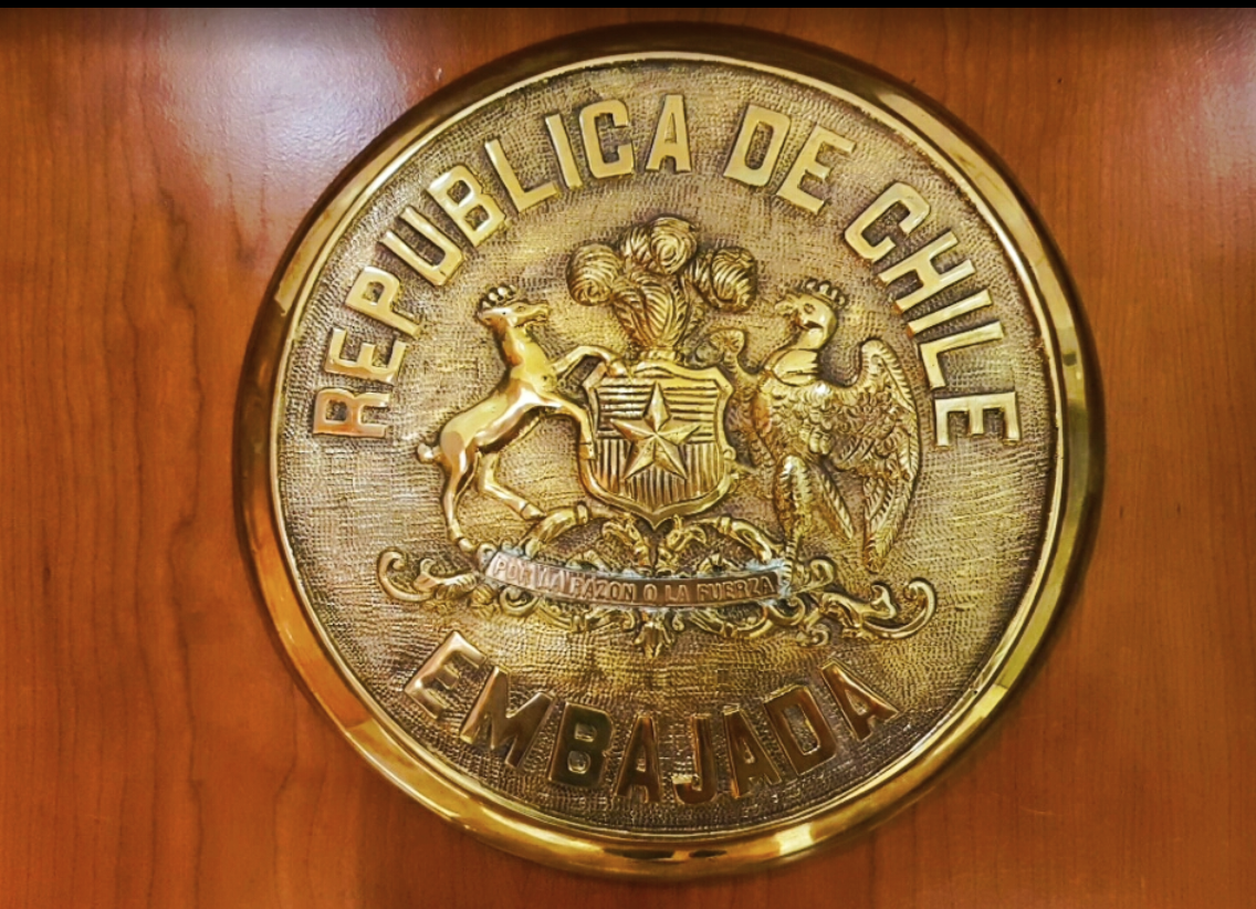 Chile embassy plaque